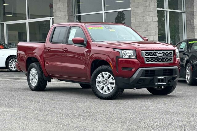 Used 2023 Nissan Frontier SV image 2