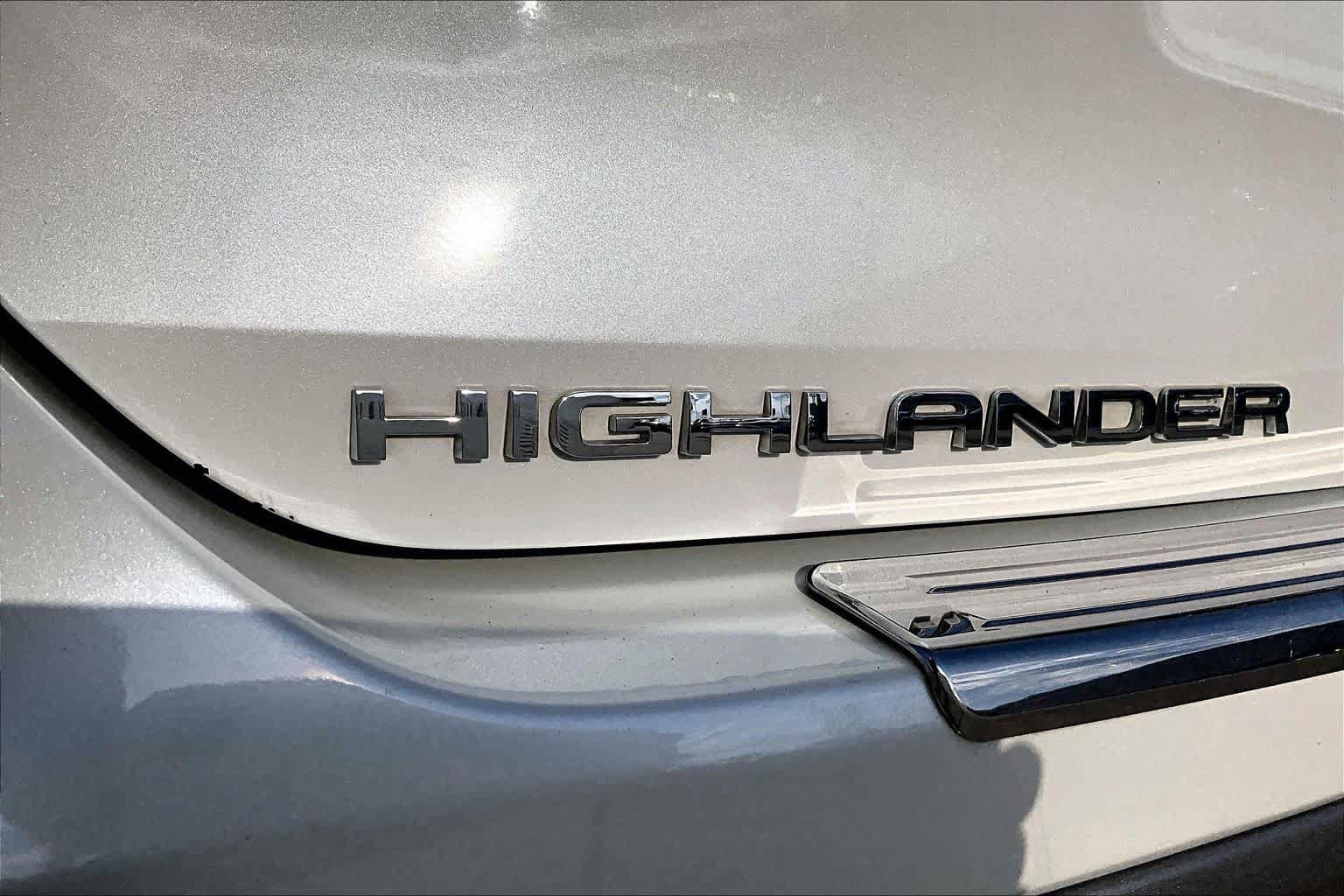 Used 2020 Toyota Highlander Platinum FWD image 30