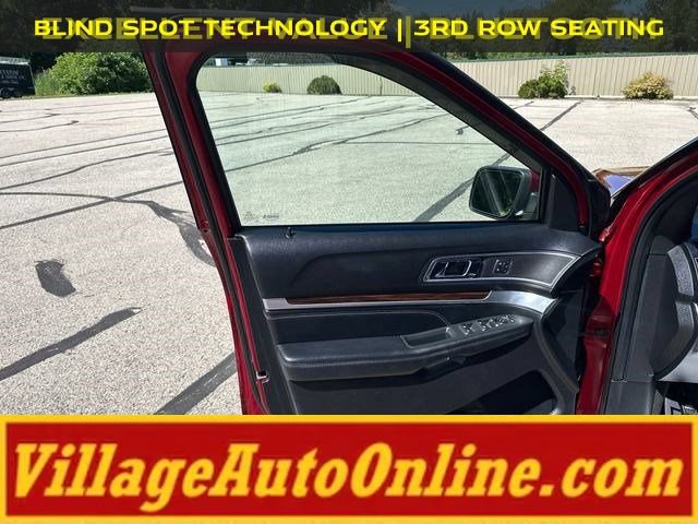 Used 2017 Ford Explorer Limited w/ Equipment Group 301A AWD/4WD image 10