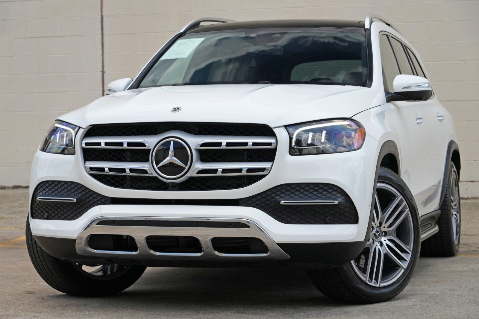 Used 2023 Mercedes-Benz GLS 450 4MATIC image 3