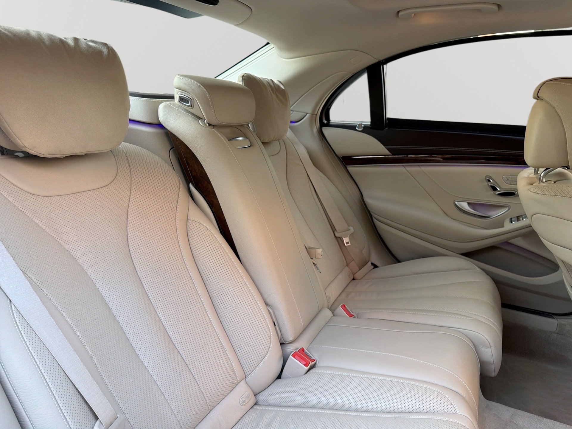 Used 2017 Mercedes-Benz S 550 4MATIC Sedan image 27