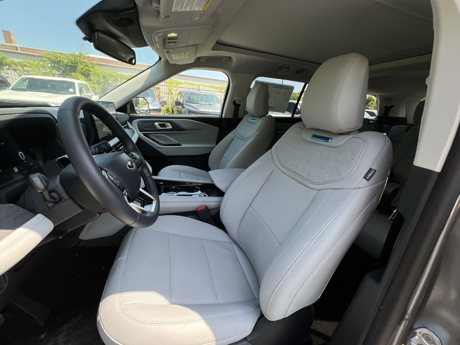 New 2026 Ford Explorer Platinum w/ LUX Leather Package AWD/4WD image 13