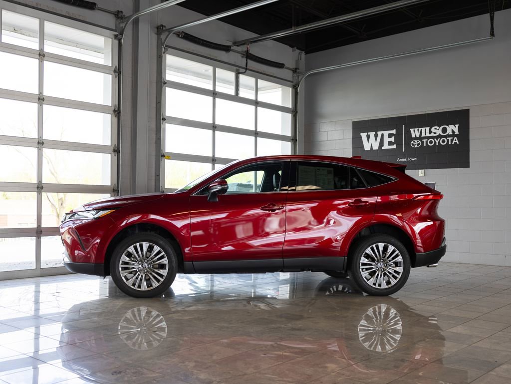 Used 2024 Toyota Venza Limited AWD/4WD image 1