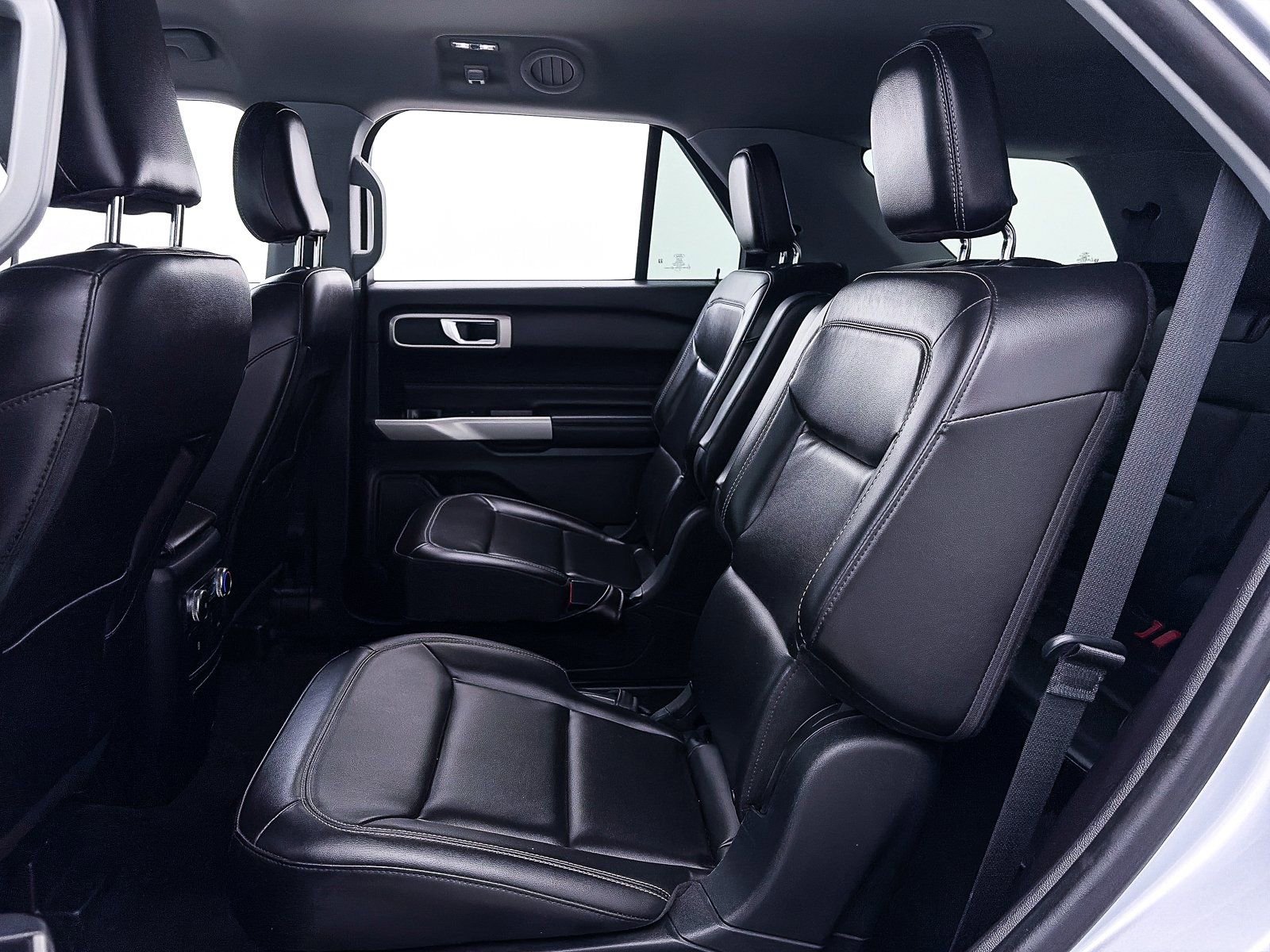 Used 2022 Ford Explorer XLT w/ Equipment Group 202A image 39