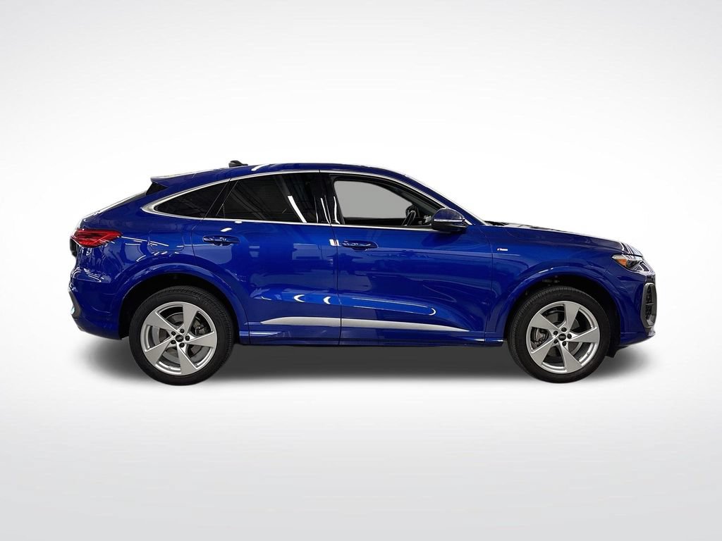 Used 2025 Audi Q5 Premium Plus w/ Premium Plus AWD/4WD image 6
