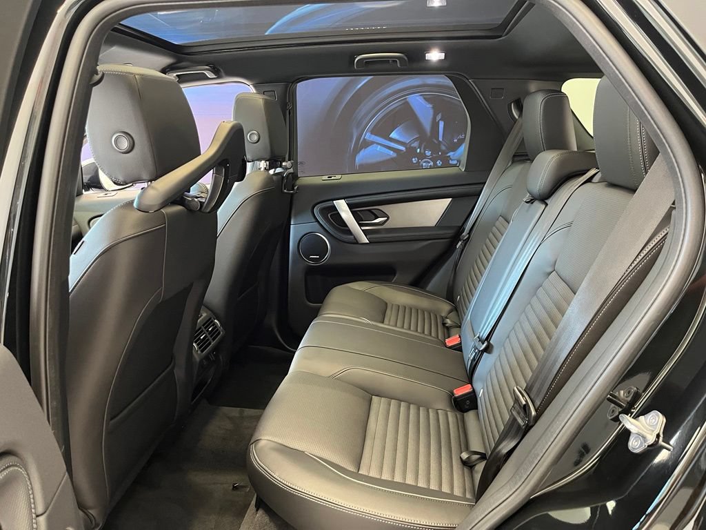 Used 2026 Land Rover Discovery Sport Landmark AWD/4WD image 18