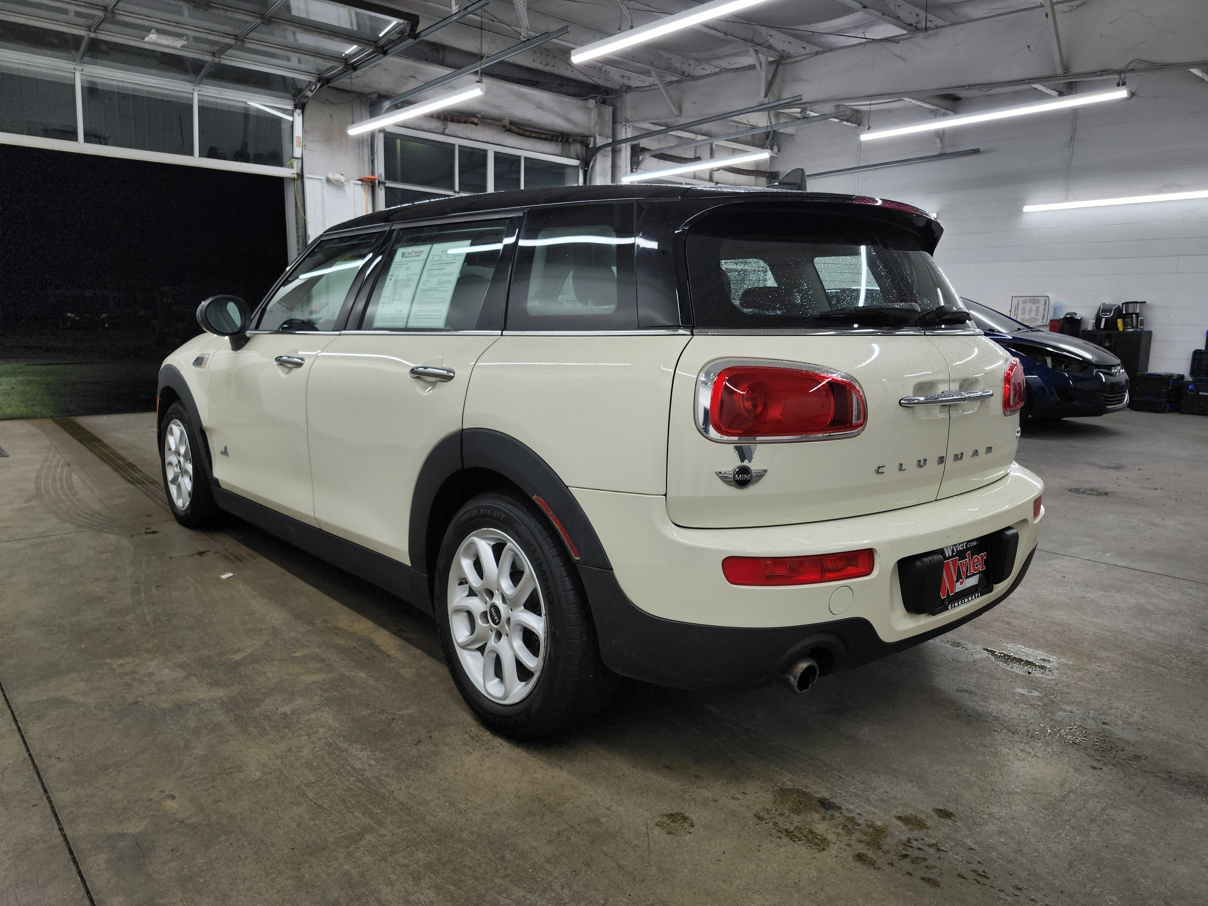 Used 2017 MINI Cooper Clubman ALL4 image 28