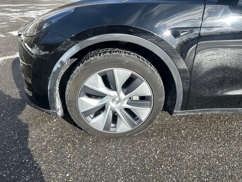 Used 2024 Tesla Model Y Long Range image 28