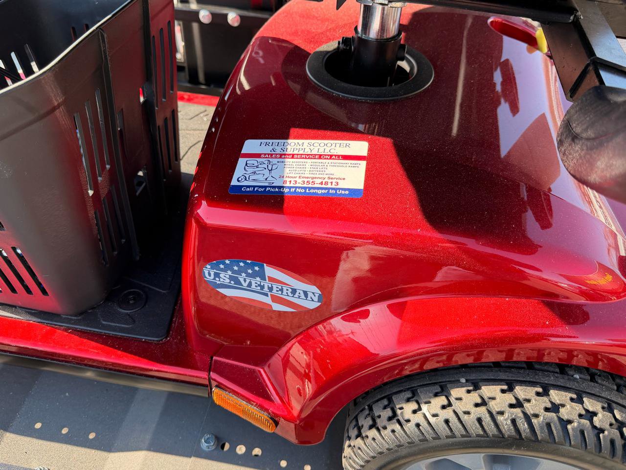 Used 2024 Kia Carnival EX image 25