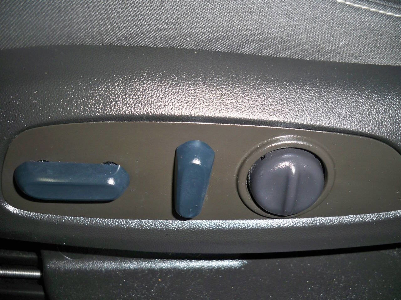 Used 2022 GMC Acadia SLE w/ Driver Convenience Package image 8