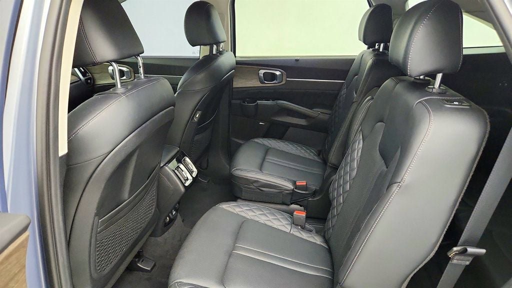 Used 2023 Kia Sorento SX Prestige AWD/4WD image 22