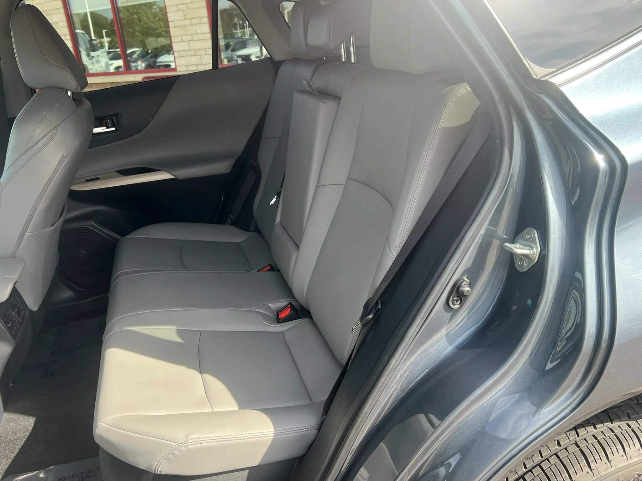 Used 2024 Toyota Venza XLE AWD/4WD image 9