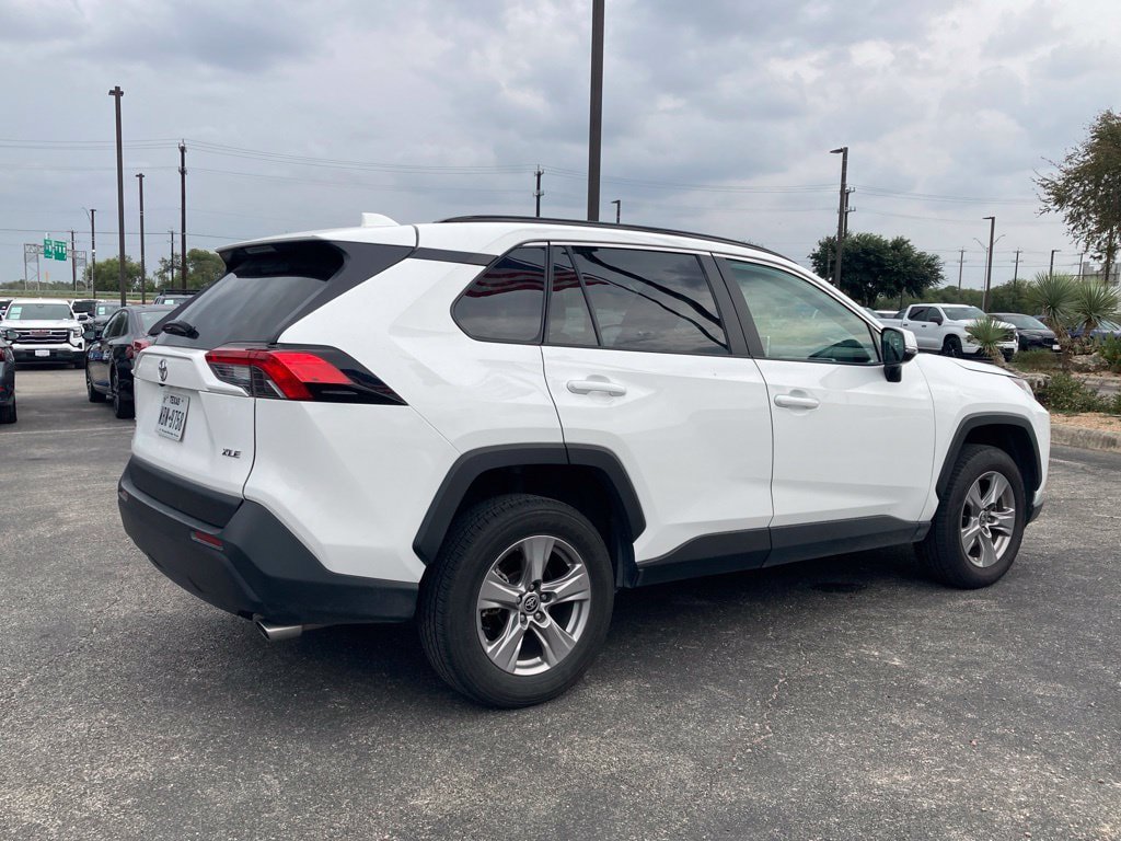 Certified 2025 Toyota RAV4 XLE FWD image 4