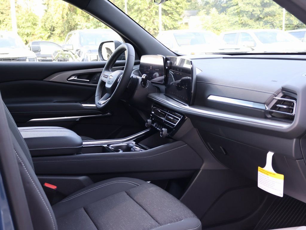 New 2026 Chevrolet Traverse LT w/ LPO, Floor Liner Package image 35