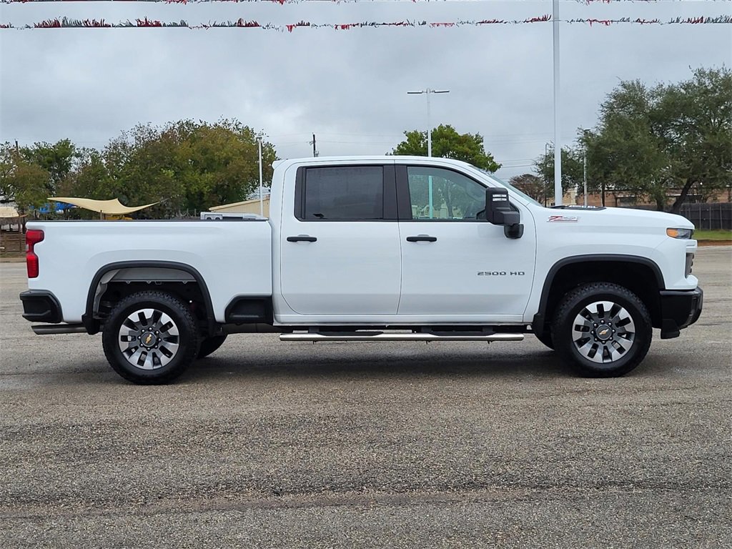 Used 2025 Chevrolet Silverado 2500 Custom w/ Custom Value Package image 8