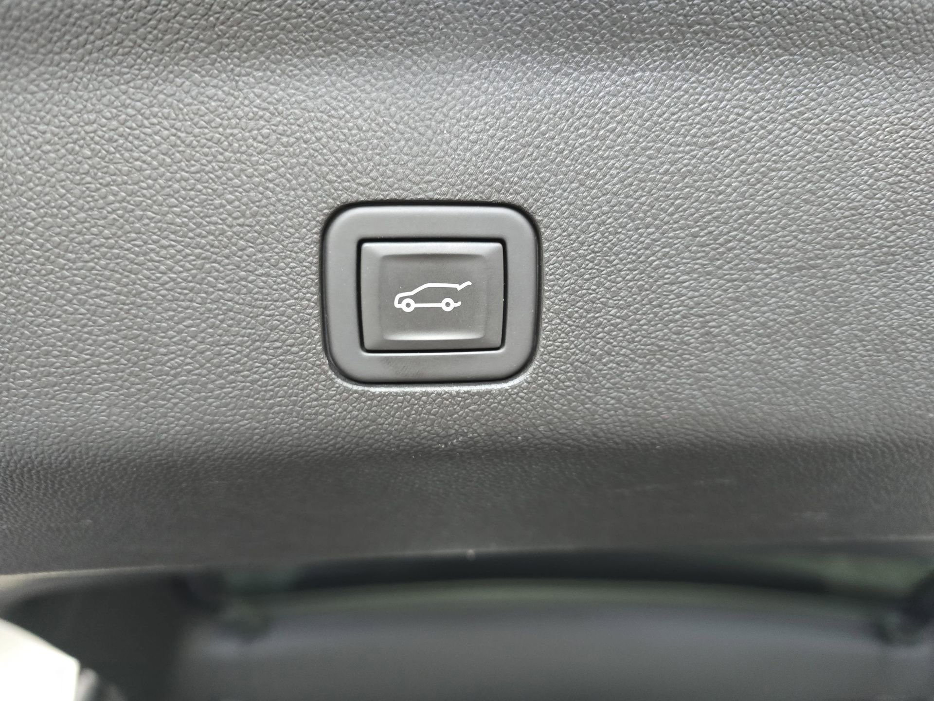 Used 2023 Cadillac Escalade V AWD/4WD image 13