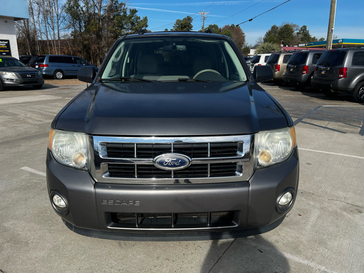 Used 2011 Ford Escape XLT w/ Cargo Pkg image 2