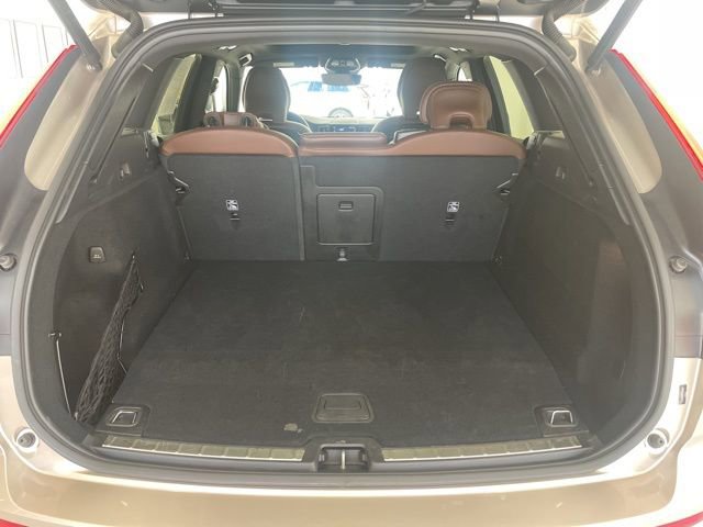 Certified 2023 Volvo XC60 T8 Plus image 9