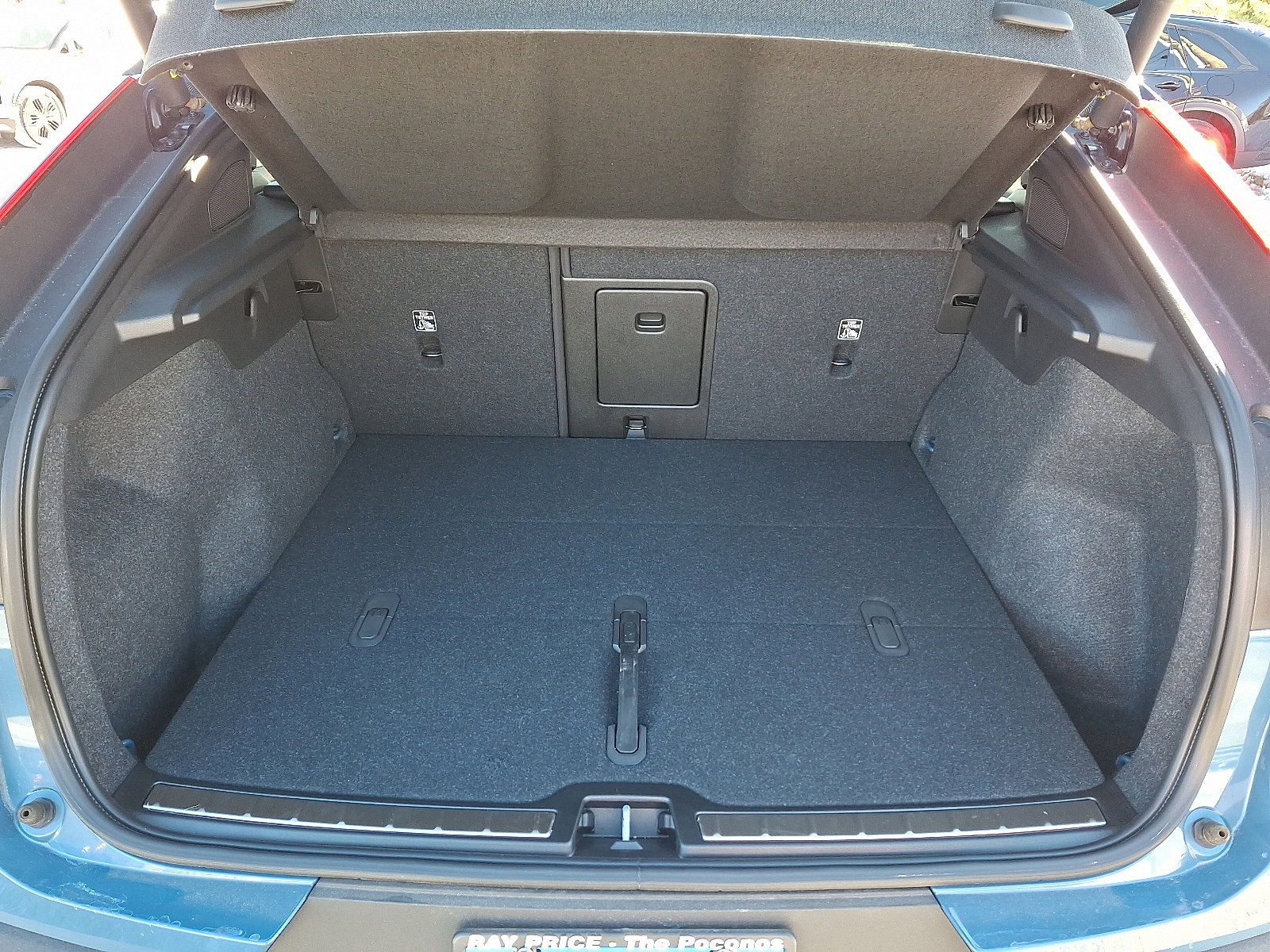Certified 2023 Volvo C40 P8 Recharge Ultimate image 27
