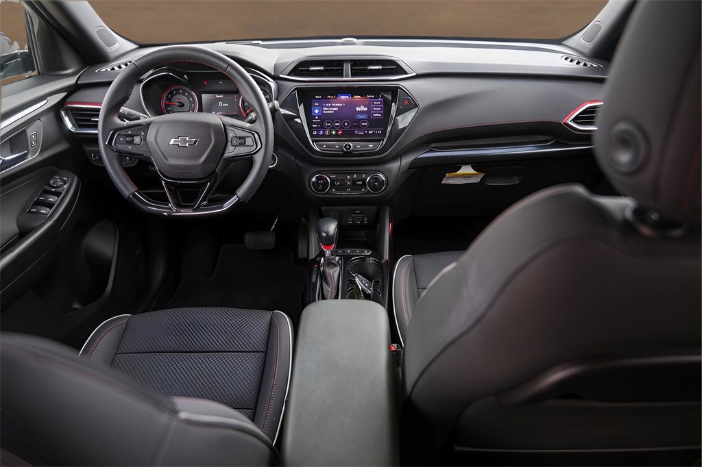 Used 2021 Chevrolet TrailBlazer RS w/ Technology Package image 26