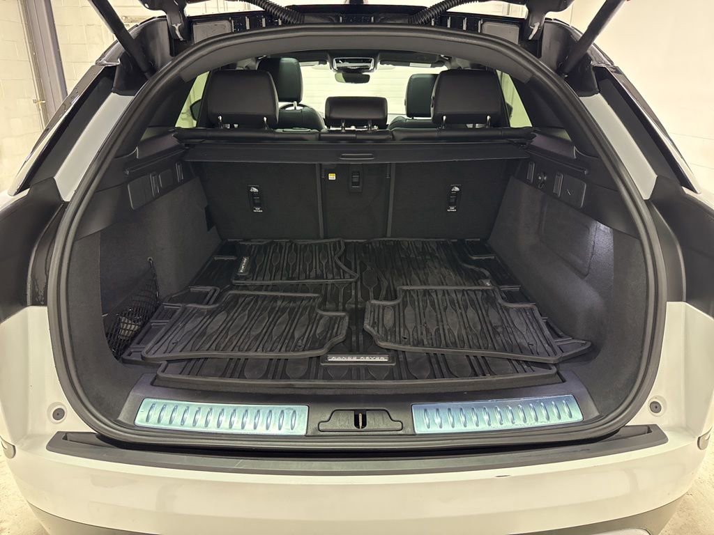 Used 2026 Land Rover Range Rover Velar S image 32