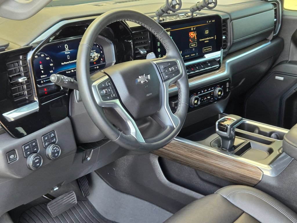 Used 2023 Chevrolet Silverado 1500 LT Trail Boss w/ LT Trail Boss Premium Package AWD/4WD image 10