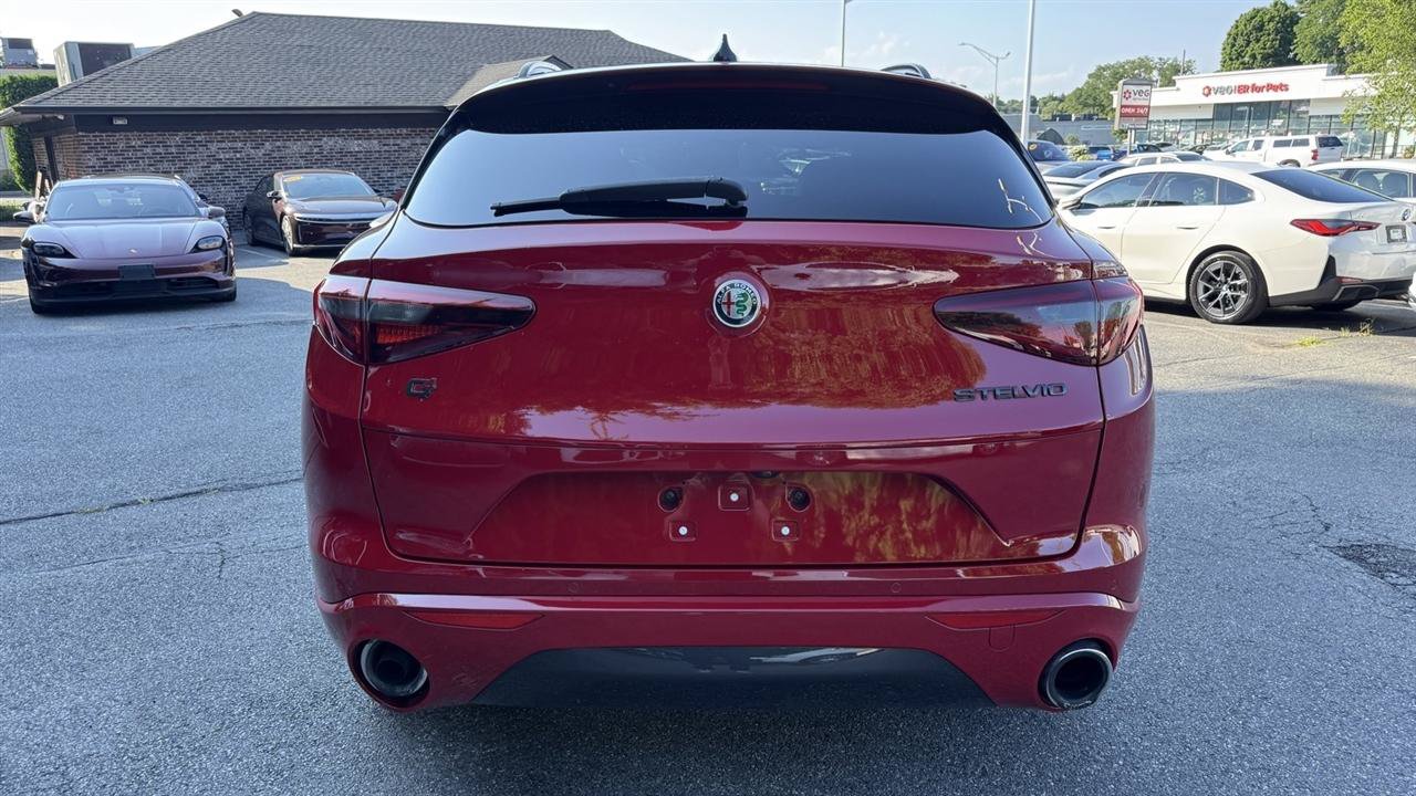Used 2021 Alfa Romeo Stelvio Ti w/ Nero Edizione AWD/4WD image 15