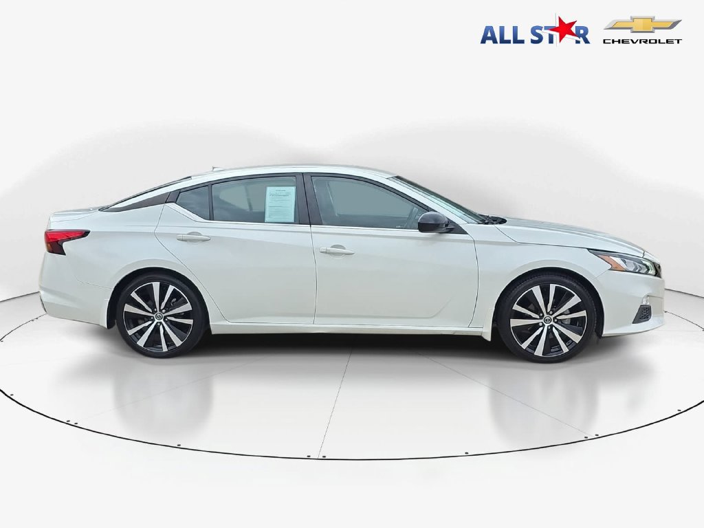 Used 2022 Nissan Altima 2.5 SR FWD image 2