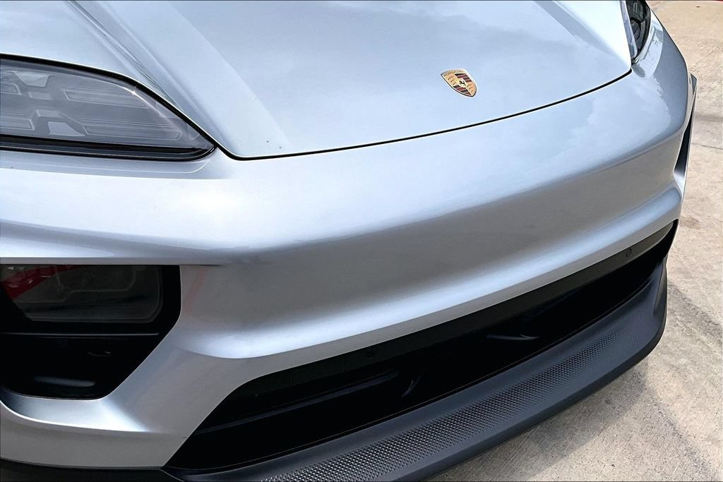Used 2025 Porsche Macan 4 Electric AWD/4WD image 38