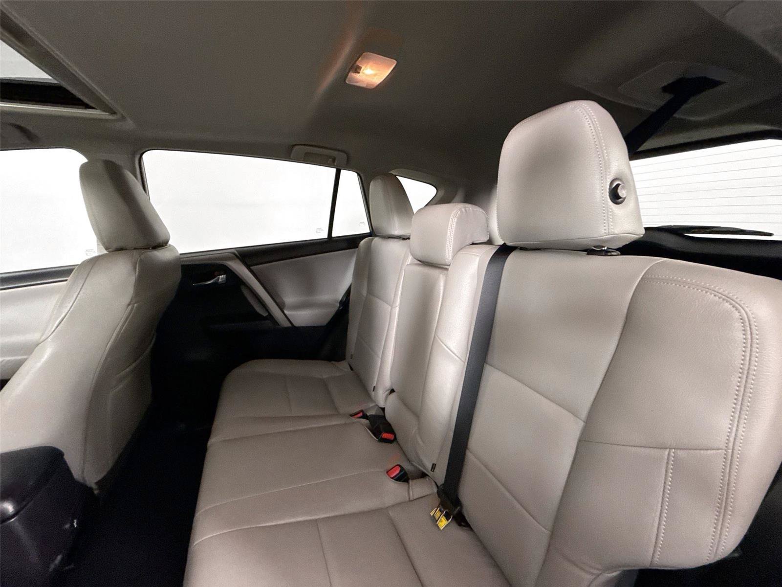Used 2017 Toyota RAV4 XLE FWD image 29