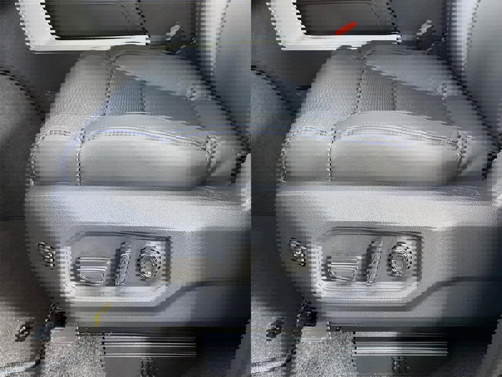 New 2025 Toyota Tundra Platinum image 34