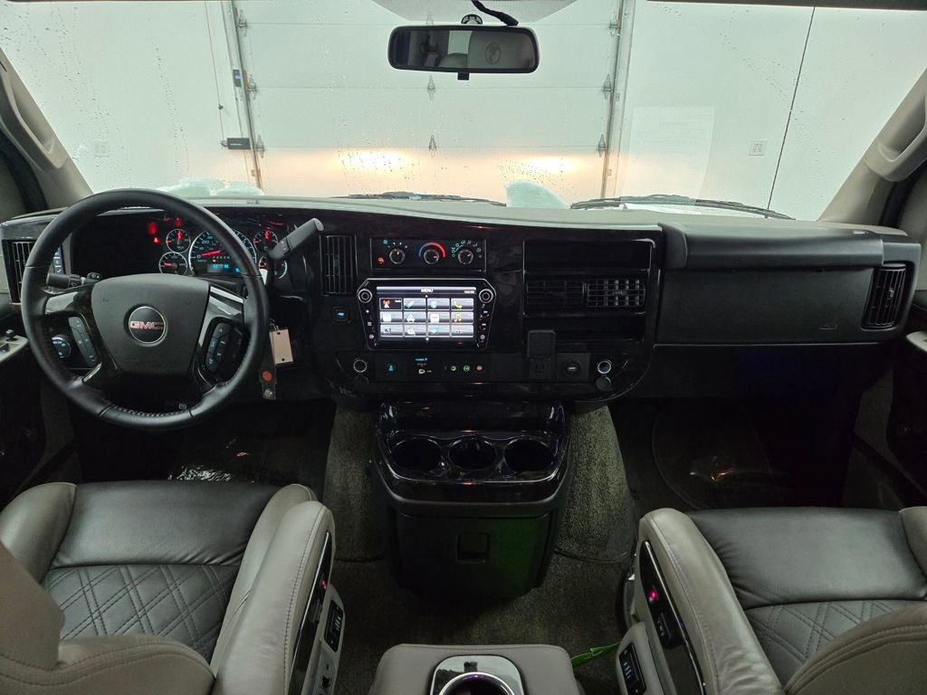 Used 2023 GMC Savana 2500 image 2