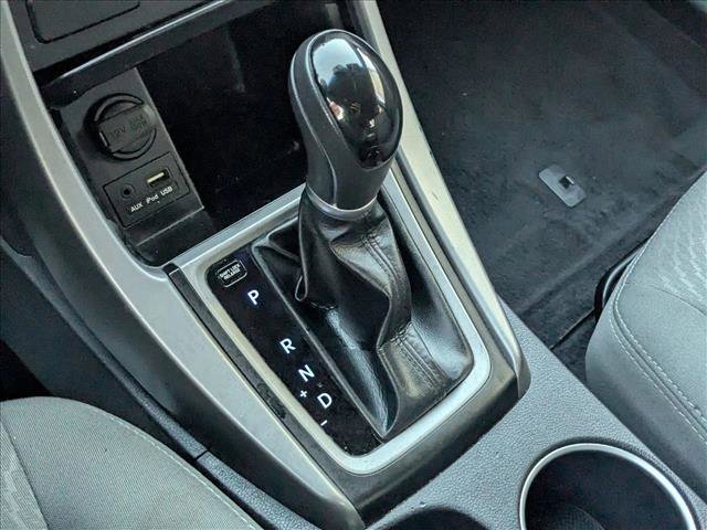 Used 2016 Hyundai Elantra SE image 12