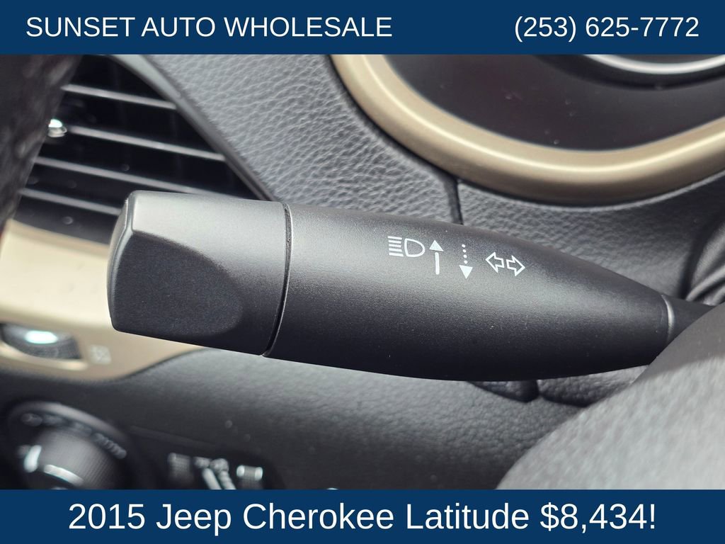 Used 2015 Jeep Cherokee Latitude w/ Comfort/Convenience Group FWD image 30