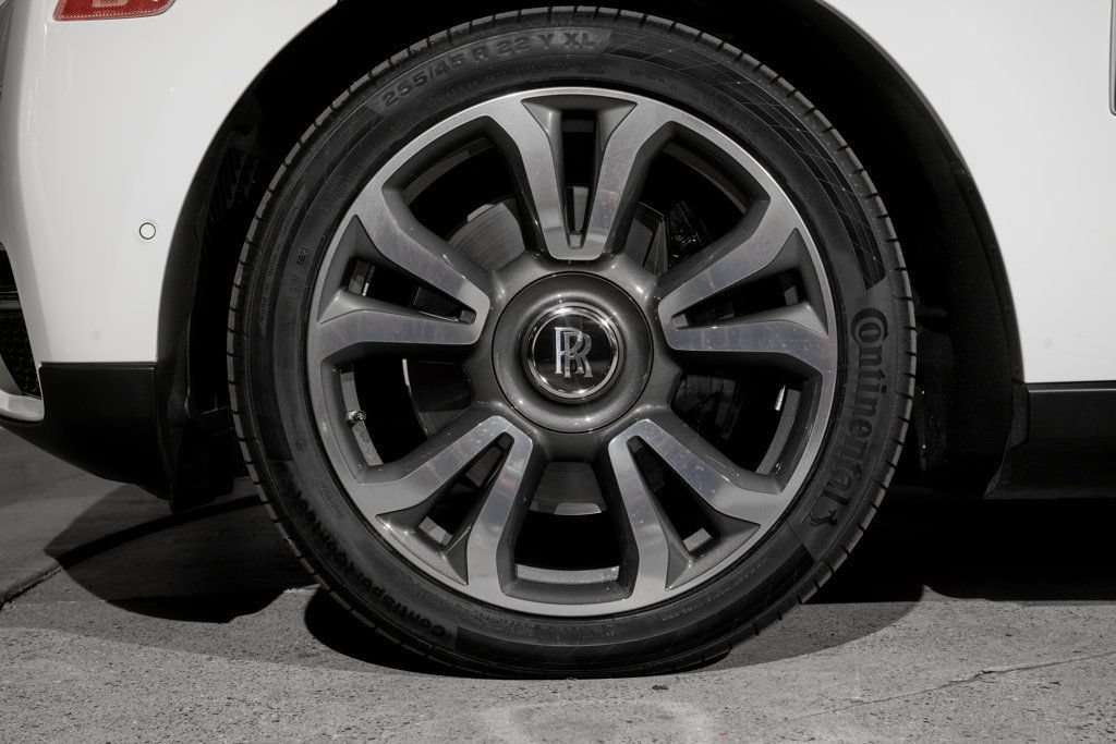 Used 2023 Rolls-Royce Cullinan AWD/4WD image 37