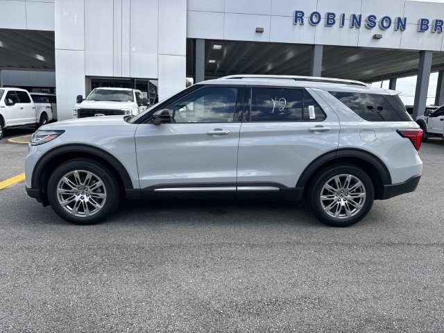 New 2027 Ford Explorer Platinum RWD image 8