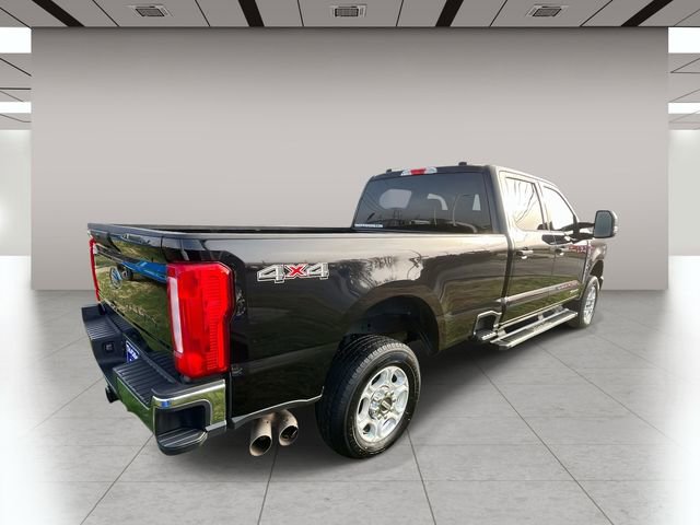 Used 2025 Ford F250 XLT image 3