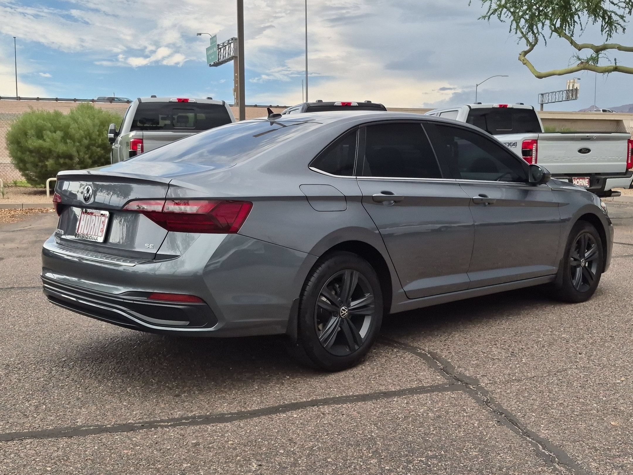Used 2024 Volkswagen Jetta SE FWD image 5