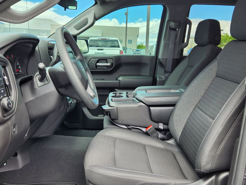 Used 2024 Chevrolet Silverado 1500 Custom Trail Boss w/ Turbomax Blackout Package AWD/4WD image 8