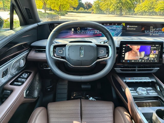 New 2026 Lincoln Nautilus Reserve AWD/4WD image 14