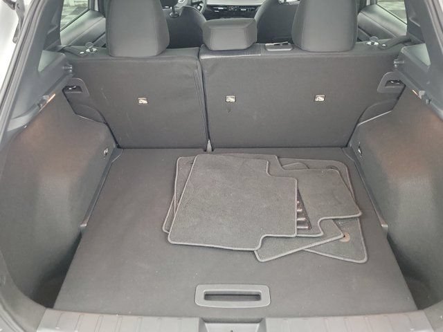 Used 2025 Nissan Kicks SV FWD image 10