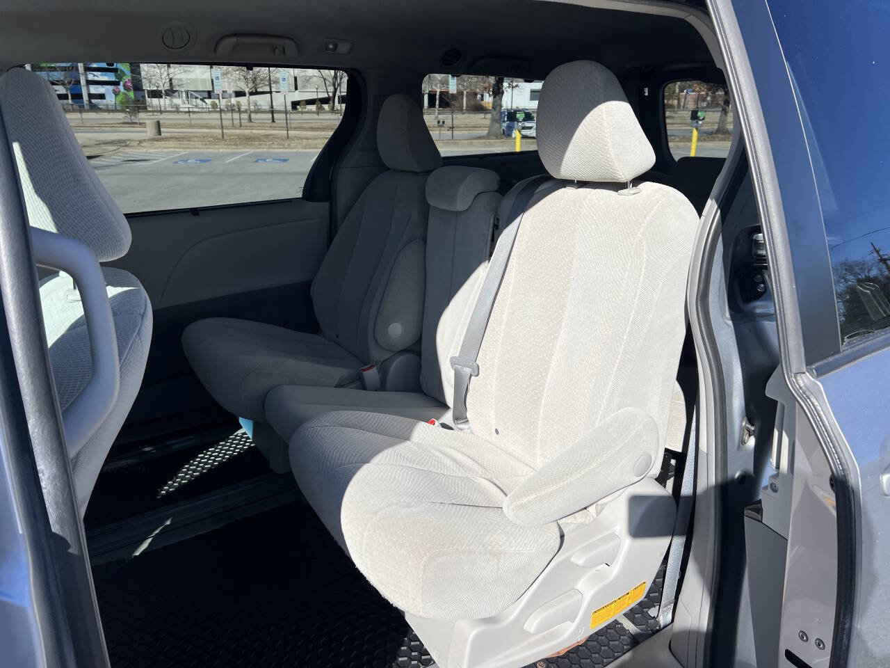 Used 2014 Toyota Sienna LE image 8