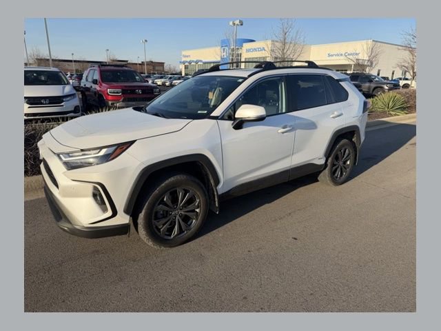 Used 2023 Toyota RAV4 XLE Premium image 1
