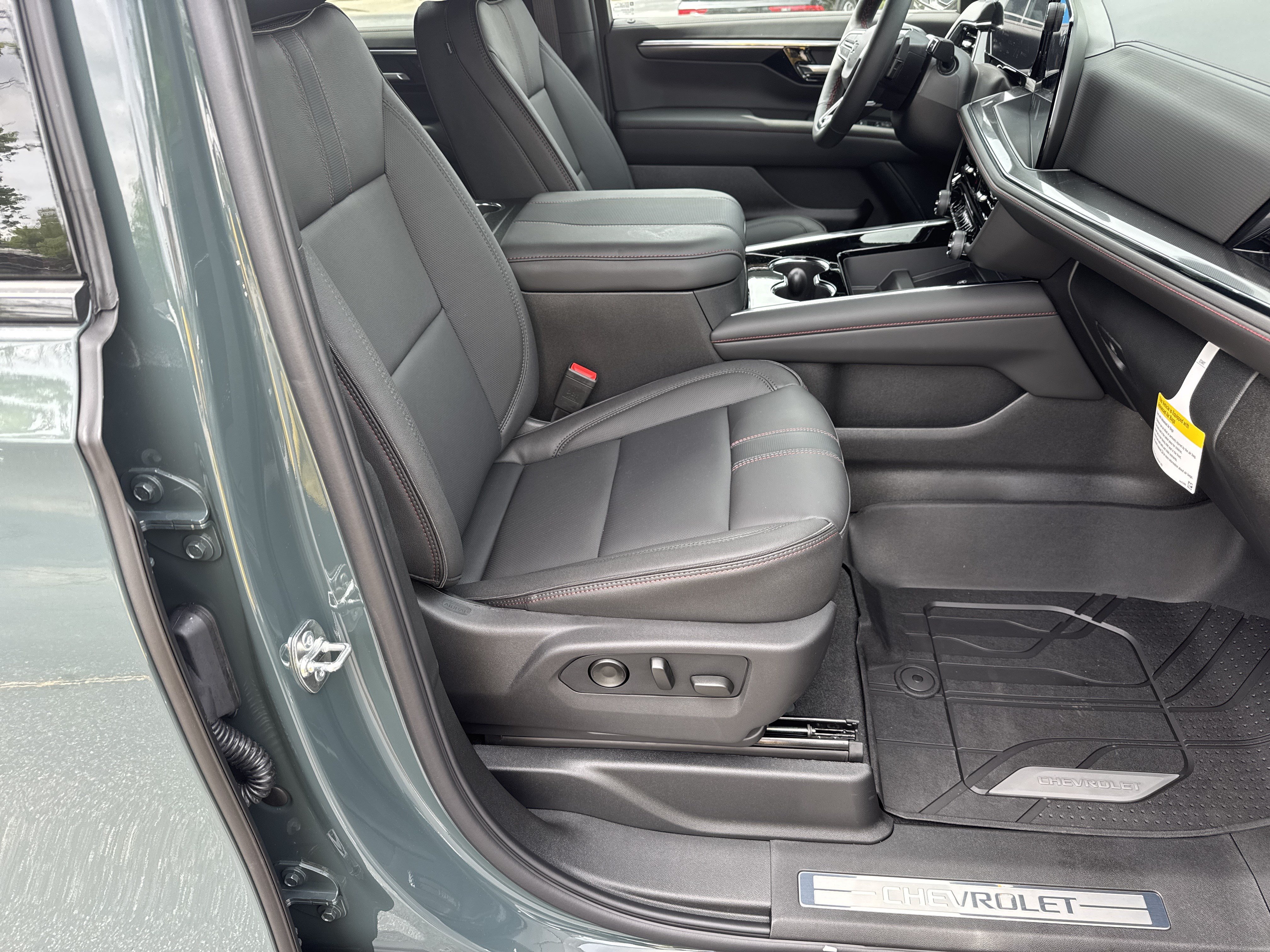 New 2026 Chevrolet Tahoe RST w/ Comfort Package AWD/4WD image 13