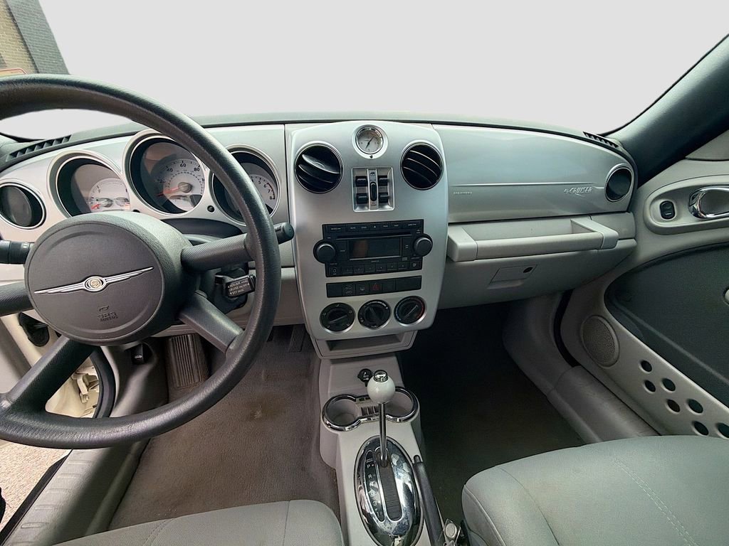 Used 2007 Chrysler PT Cruiser Convertible w/ Spring Special Group image 24