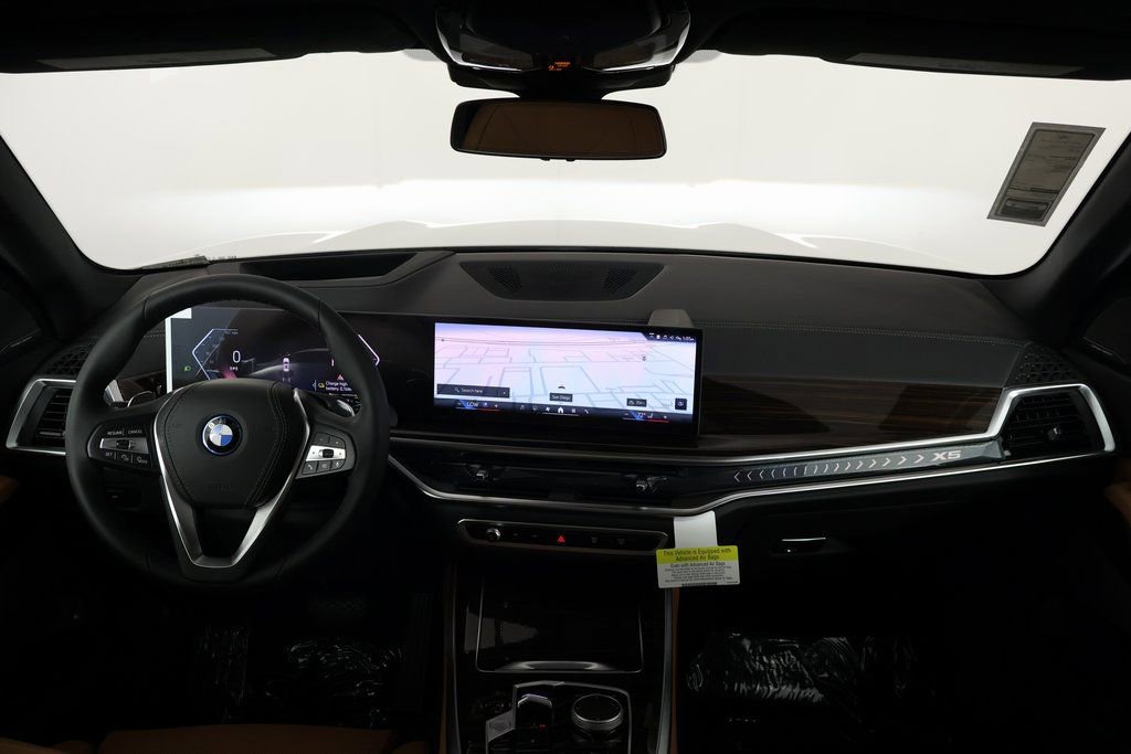 New 2026 BMW X5 xDrive50e w/ Climate Comfort Package image 4
