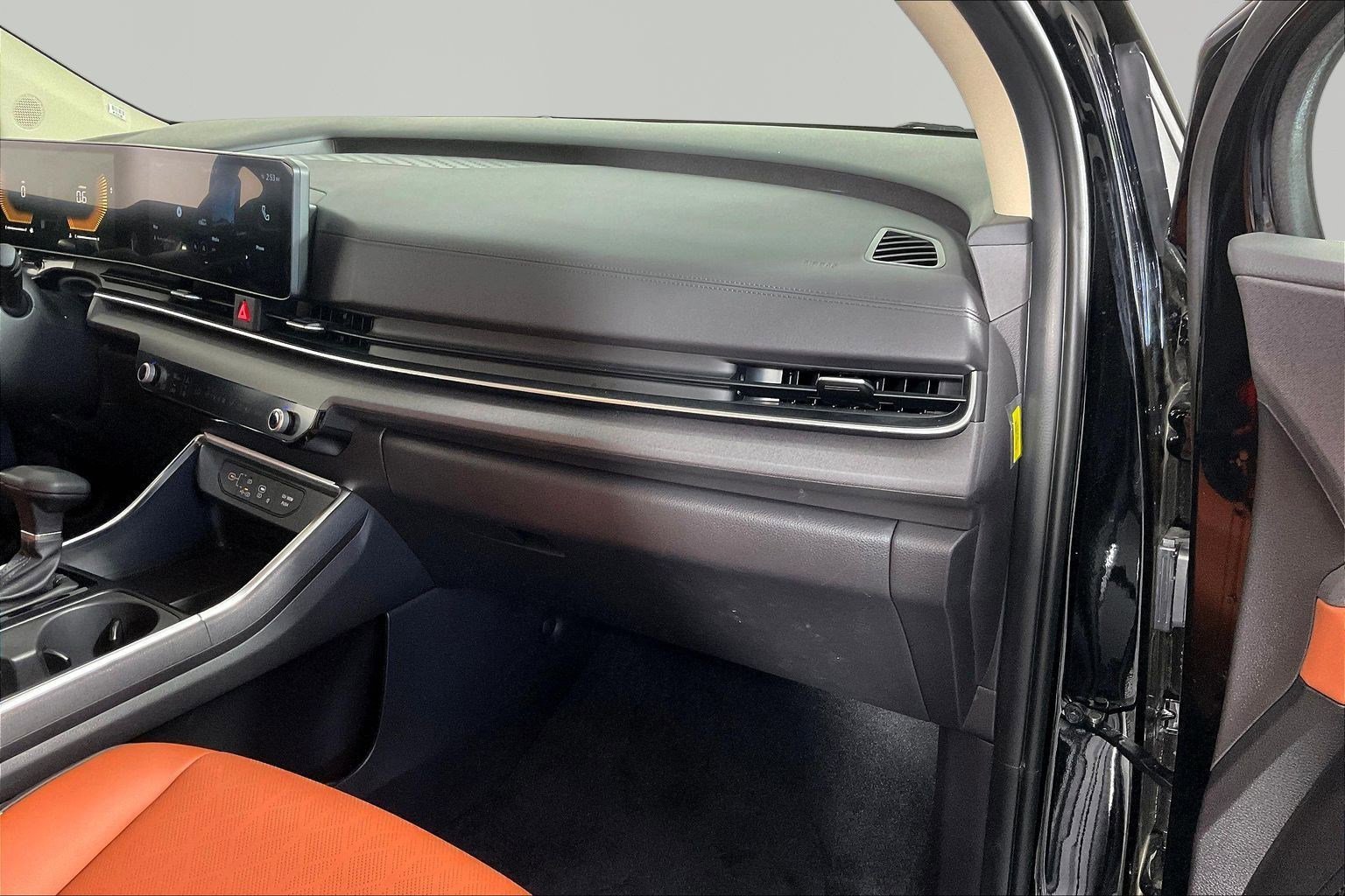 Certified 2026 Kia Carnival EX FWD image 27