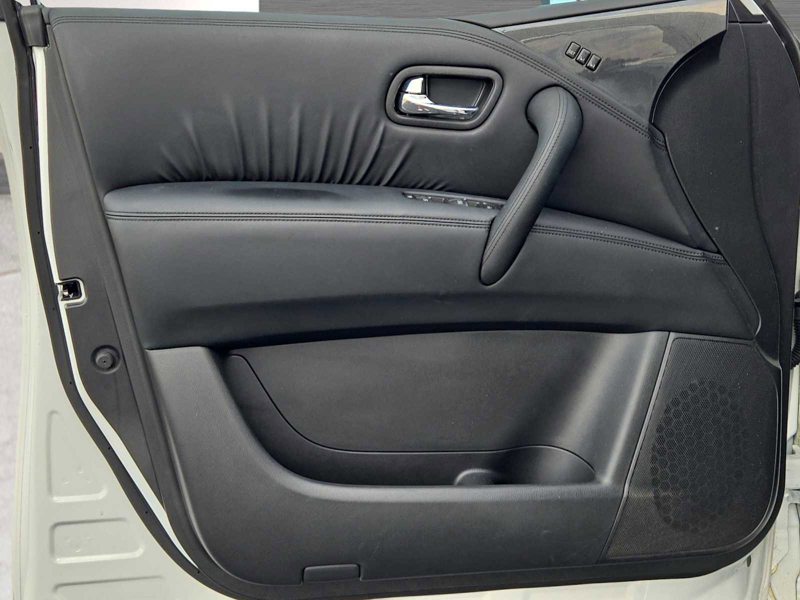 Used 2024 Nissan Armada SL w/ Midnight Edition Package RWD image 20