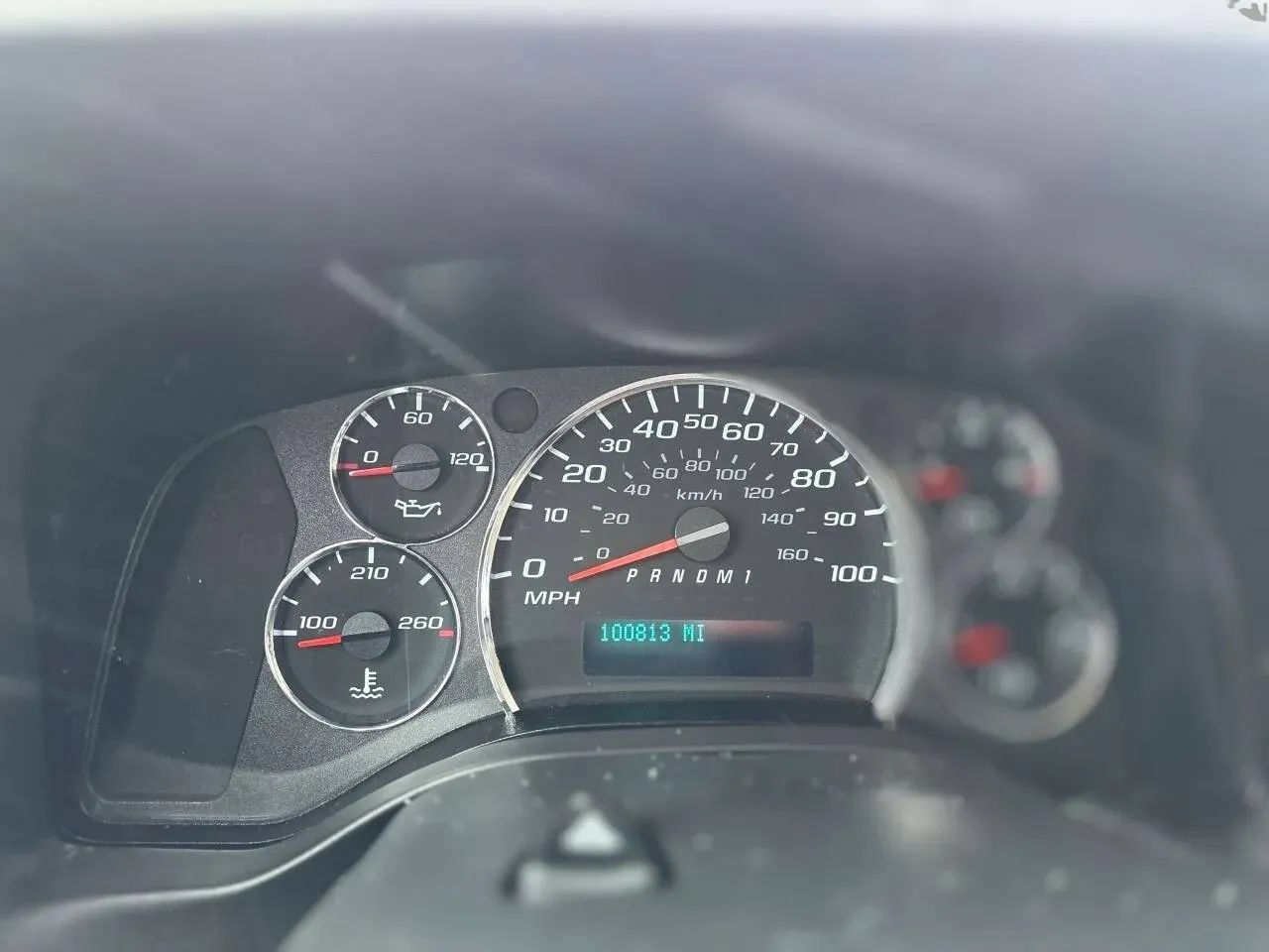 Used 2021 Chevrolet Express 2500 w/ Driver Convenience Package RWD image 9