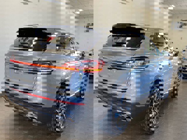 Used 2021 Lincoln Nautilus Reserve w/ Equipment Group 201A image 7